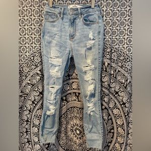 Hollister Jeans - Curvy High Rise Crop Super Skinny - 0S - w24 L24